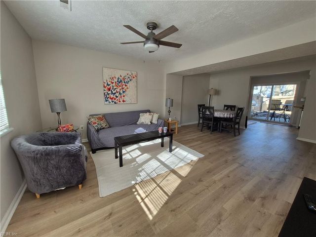 12730 Woodside LN, Newport News, VA 23602