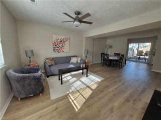 12730 Woodside LN, Newport News, VA 23602