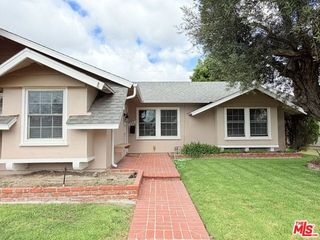3001 Saint Albans Drive, Los Alamitos, CA 90720