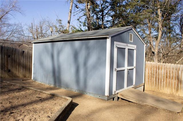 606 Thornton Street, Liberty, MO 64068