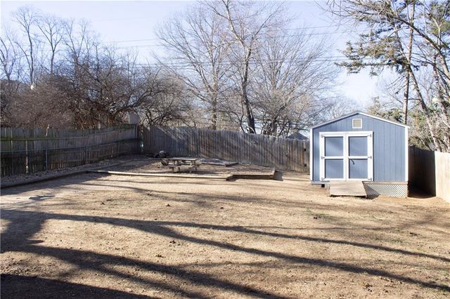 606 Thornton Street, Liberty, MO 64068