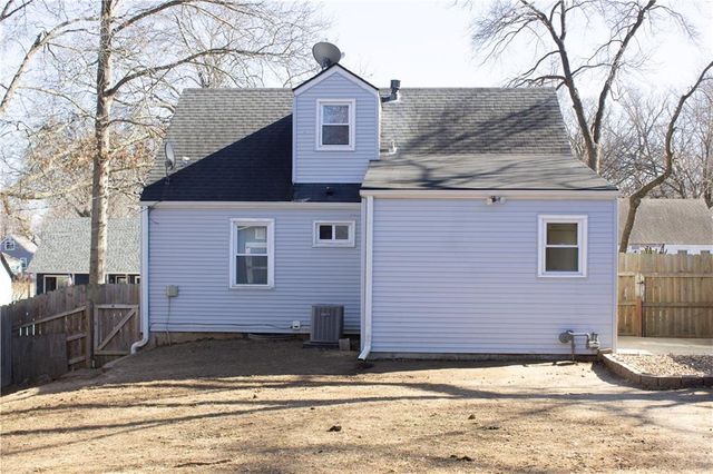 606 Thornton Street, Liberty, MO 64068