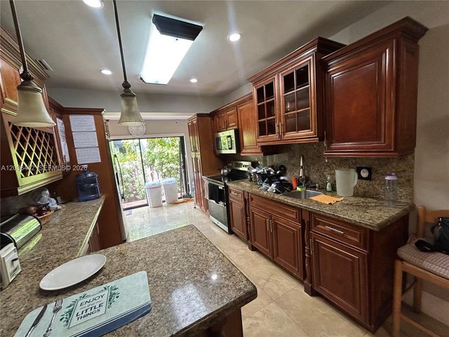 2331 SW 7th Street, Miami, FL 33135
