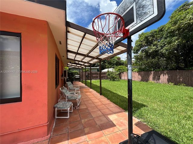 2331 SW 7th Street, Miami, FL 33135
