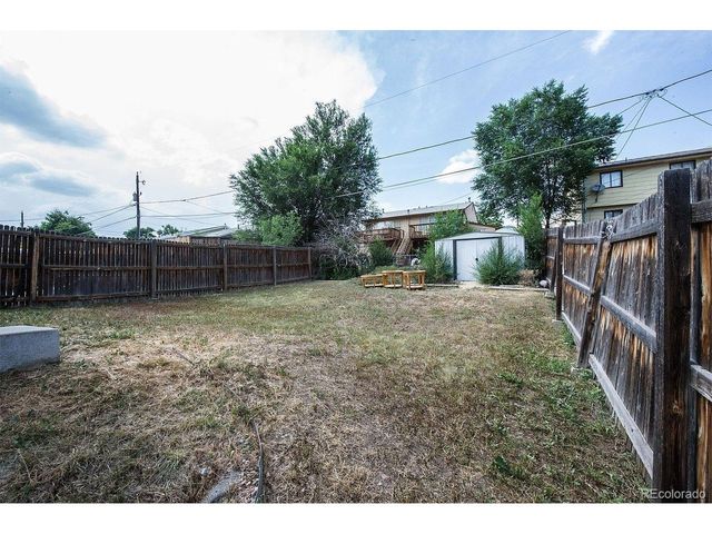 2265 W Hillside Ave, Englewood, CO 80110