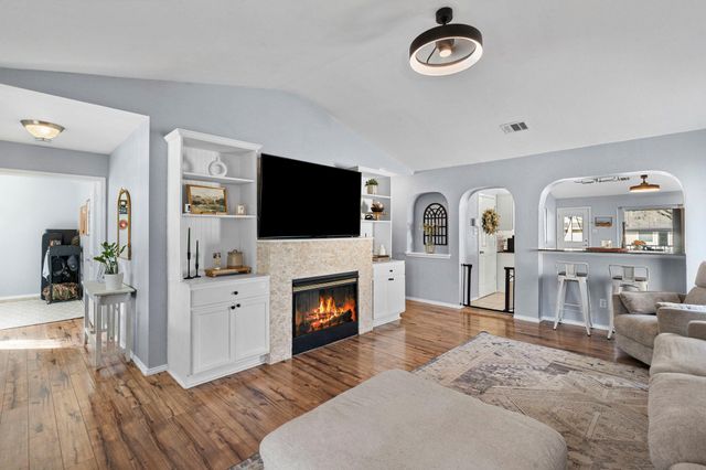 175 Wetzel, Kyle, TX 78640