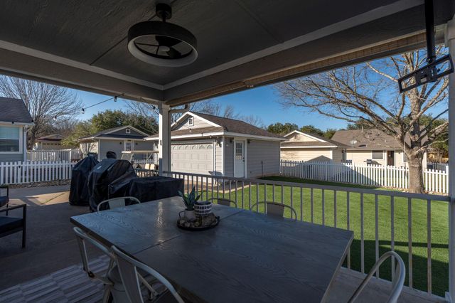 175 Wetzel, Kyle, TX 78640