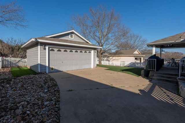 175 Wetzel, Kyle, TX 78640