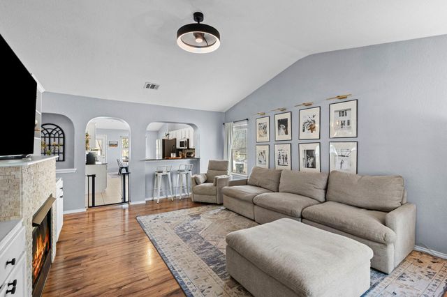 175 Wetzel, Kyle, TX 78640