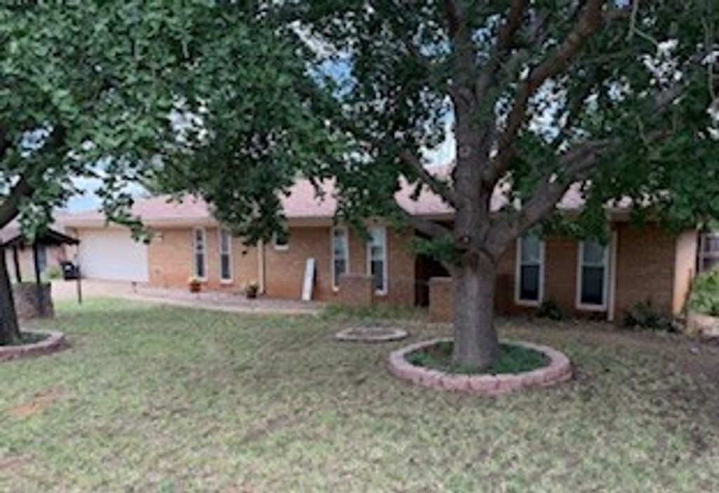 1208 N Indiana Street, Weatherford, OK 73096