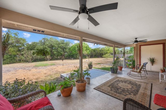 1031 N Sunset Canyon DR, Dripping Springs, TX 78620