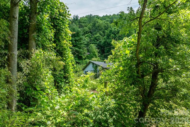 789 Jarrett Cove Road, Marshall, NC 28753