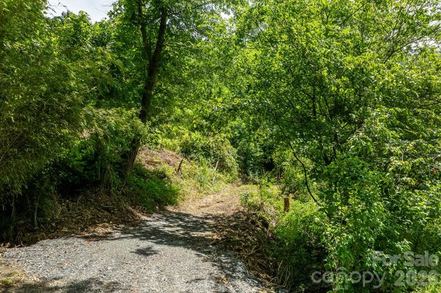 789 Jarrett Cove Road, Marshall, NC 28753