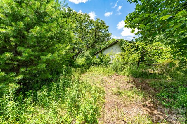 789 Jarrett Cove Road, Marshall, NC 28753