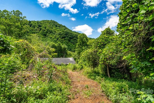 789 Jarrett Cove Road, Marshall, NC 28753
