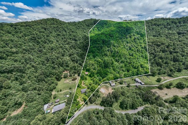 789 Jarrett Cove Road, Marshall, NC 28753
