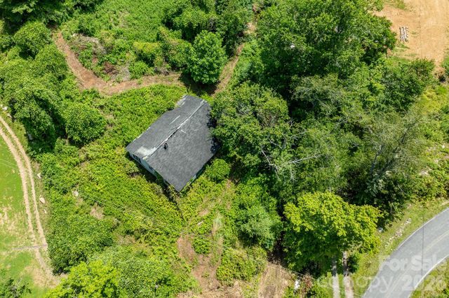 789 Jarrett Cove Road, Marshall, NC 28753