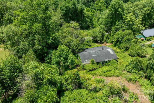 789 Jarrett Cove Road, Marshall, NC 28753