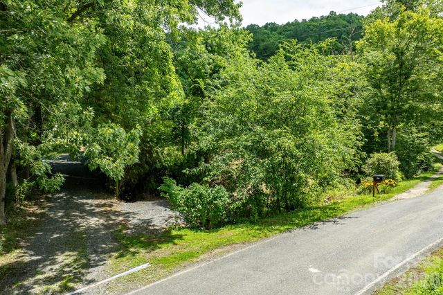 789 Jarrett Cove Road, Marshall, NC 28753