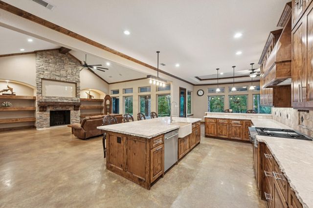 15450 Shady Oaks Drive, Stagecoach, TX 77355