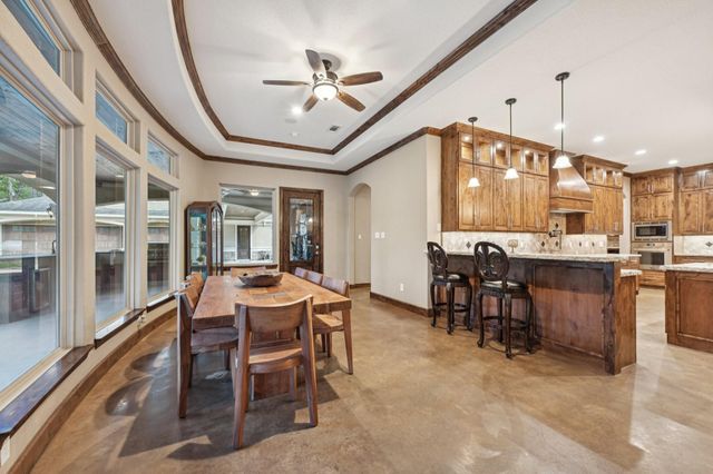 15450 Shady Oaks Drive, Stagecoach, TX 77355