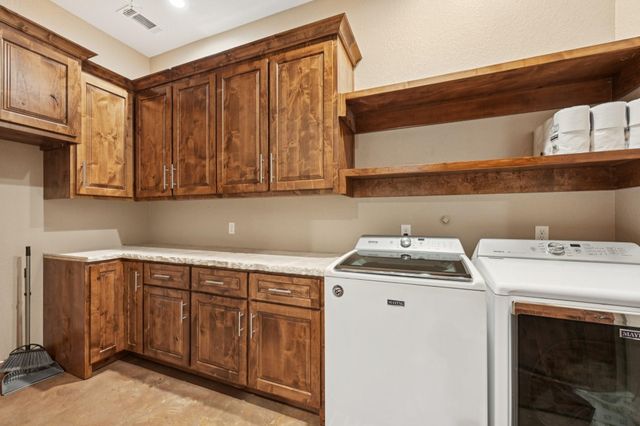 15450 Shady Oaks Drive, Stagecoach, TX 77355