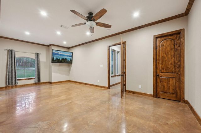 15450 Shady Oaks Drive, Stagecoach, TX 77355
