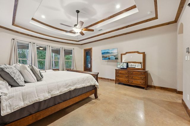 15450 Shady Oaks Drive, Stagecoach, TX 77355