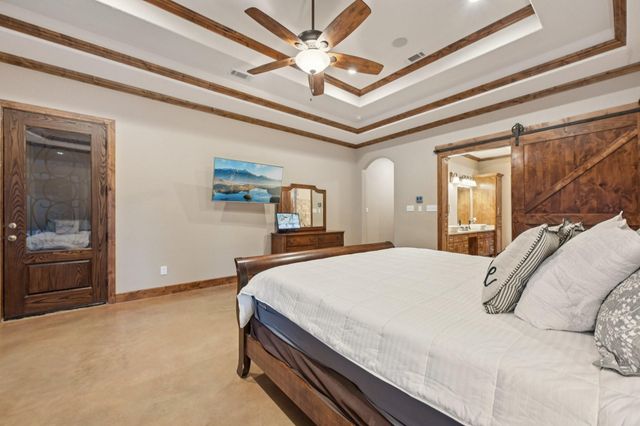 15450 Shady Oaks Drive, Stagecoach, TX 77355