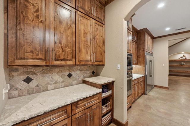 15450 Shady Oaks Drive, Stagecoach, TX 77355