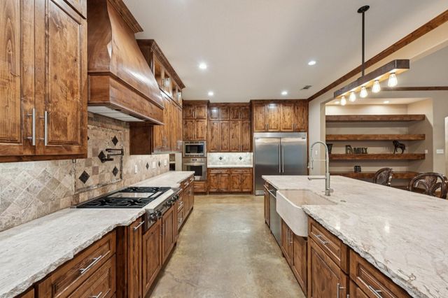 15450 Shady Oaks Drive, Stagecoach, TX 77355