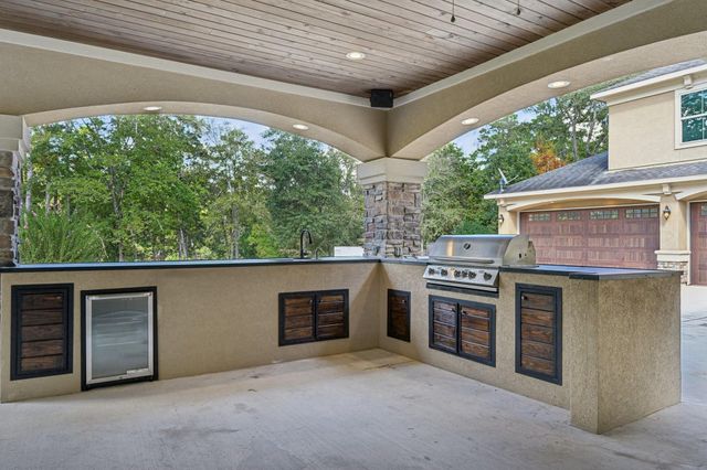 15450 Shady Oaks Drive, Stagecoach, TX 77355