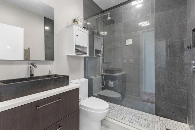 1716 Highland Avenue, Cincinnati, OH 45202