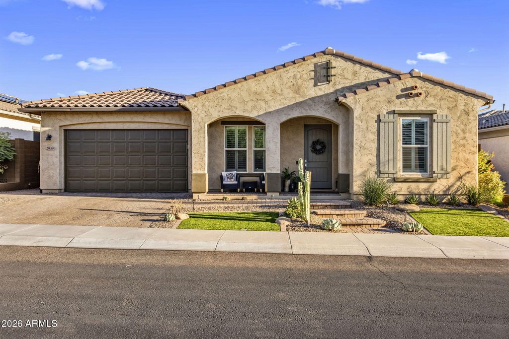 2939 E CREST Lane, Phoenix, AZ 85050 — photo 2