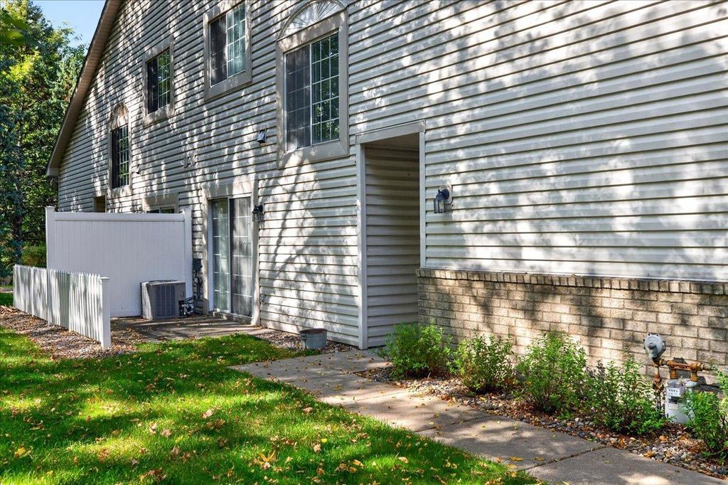 2583 Lockwood Drive, Mendota Heights, MN 55120 — photo 2