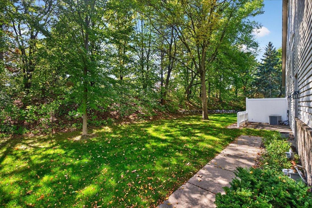 2583 Lockwood Drive, Mendota Heights, MN 55120 — photo 3