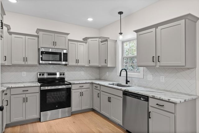 310 Switchgrass Dr, Clarksville, TN 37042