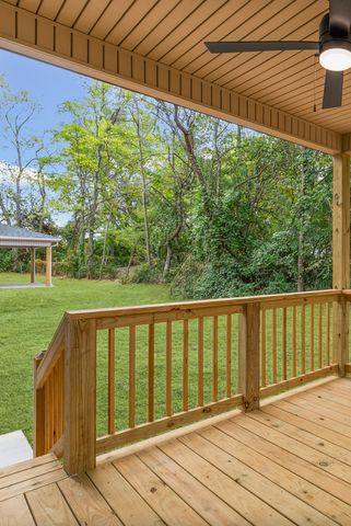 310 Switchgrass Dr, Clarksville, TN 37042