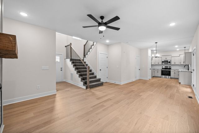 310 Switchgrass Dr, Clarksville, TN 37042