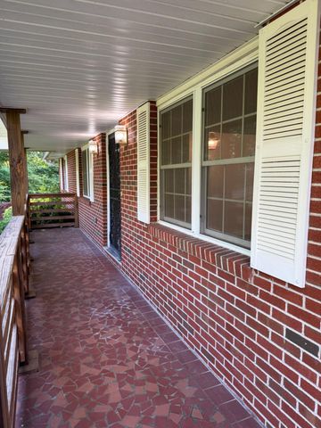923 W Crest Road, Chattanooga, TN 37404