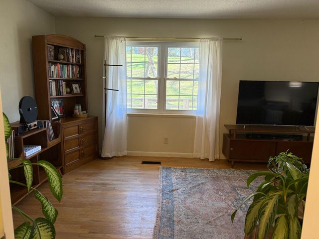 923 W Crest Road, Chattanooga, TN 37404