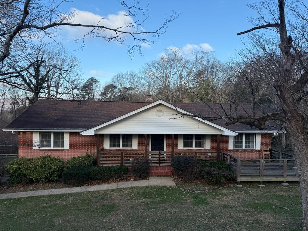923 W Crest Road, Chattanooga, TN 37404