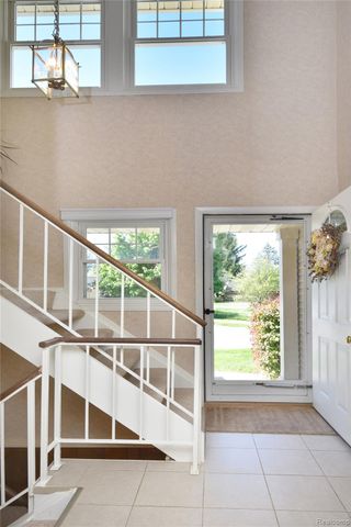 5391 Breeze Hill Place, Troy, MI 48098