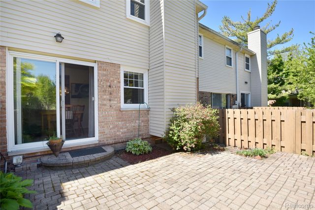 5391 Breeze Hill Place, Troy, MI 48098
