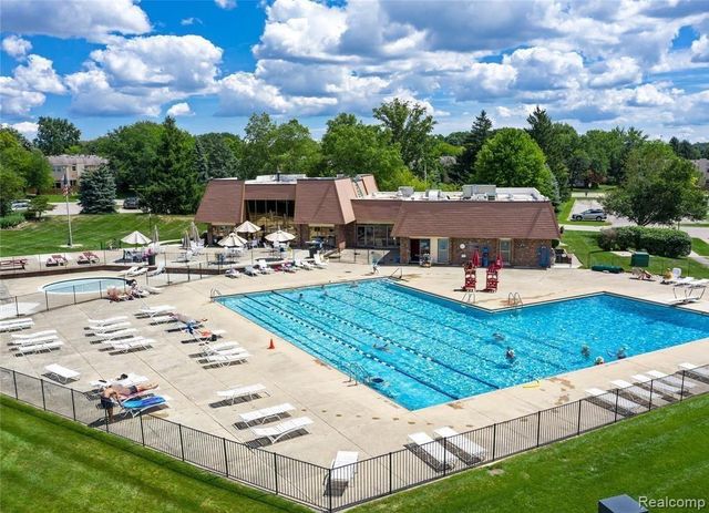 5391 Breeze Hill Place, Troy, MI 48098
