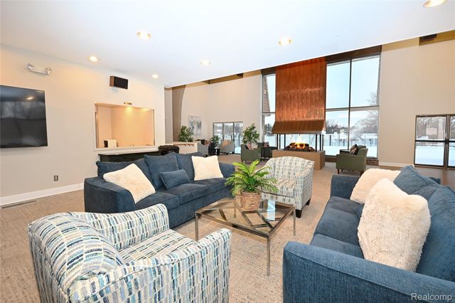 5391 Breeze Hill Place, Troy, MI 48098