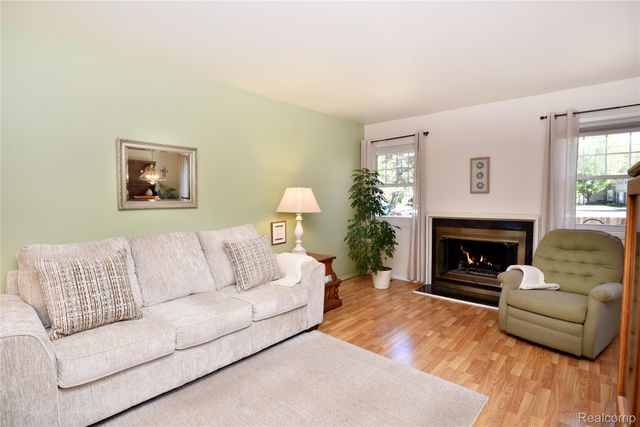 5391 Breeze Hill Place, Troy, MI 48098