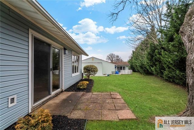 113 Indigo Plaza 113A, Monroe, NJ 08831