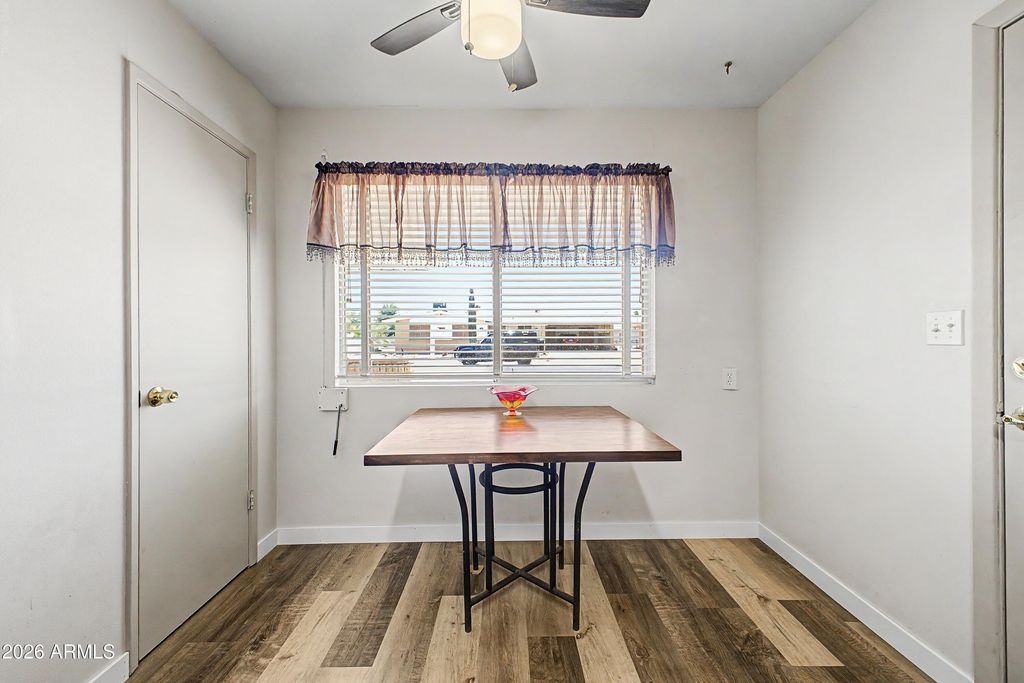 10350 W CARON Drive, Sun City, AZ 85351 — photo 4
