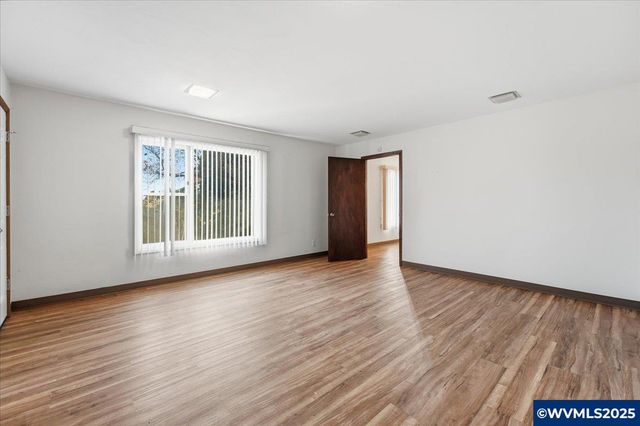 1245 Hillendale Dr SE, Salem, OR 97302